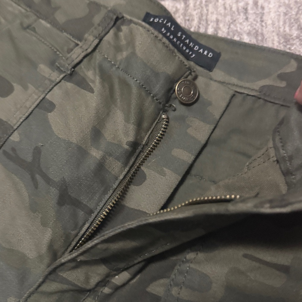 Sanctuary Olive Camouflage Pants - Picture 6 of 7